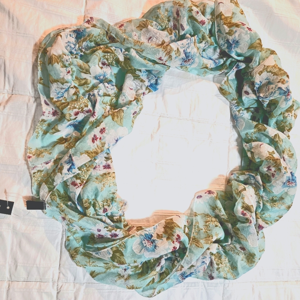 NWT Infiniti scarf